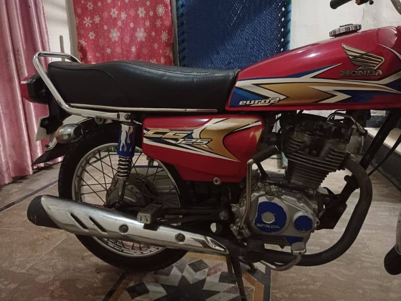 Honda 125 Bike for sale red color good condition 3