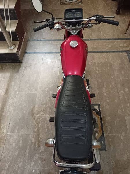 Honda 125 Bike for sale red color good condition 4