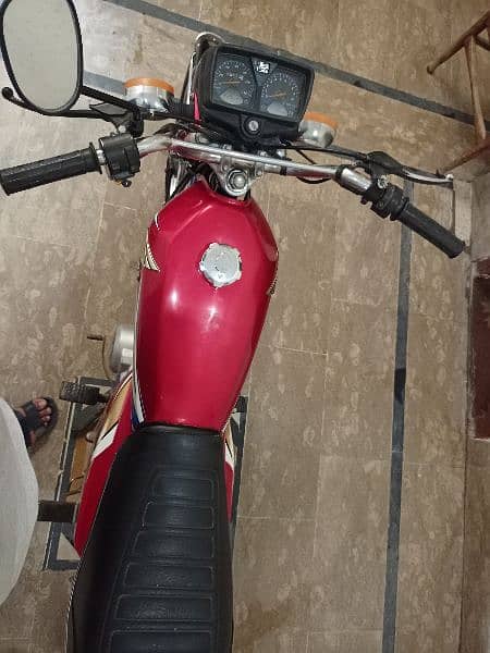 Honda 125 Bike for sale red color good condition 5