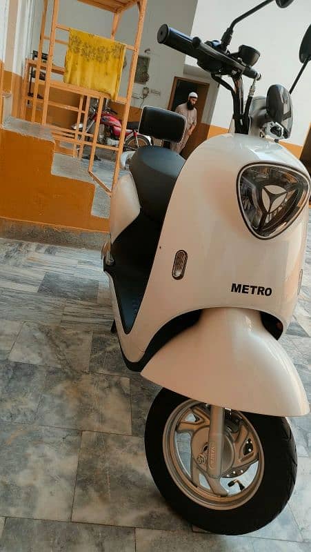 Metro Electric Bike 5