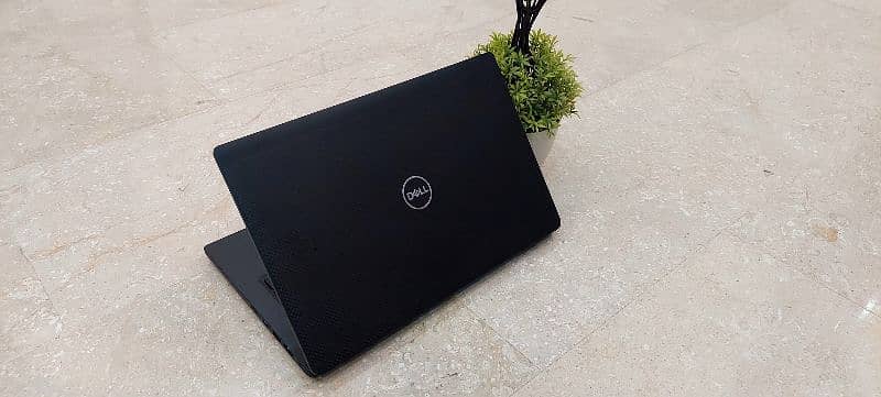 Dell Latitude 7410 1