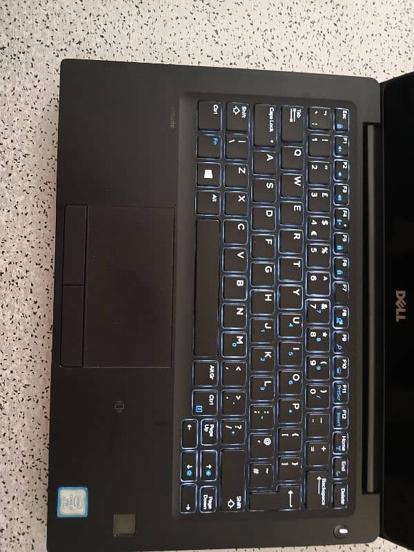 dell laptop core i7 (7th gen) 1