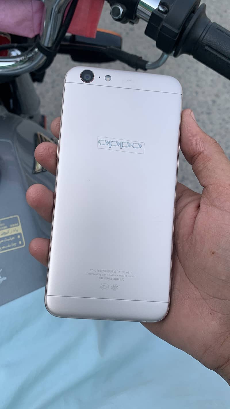 oppo A57  4/64 2