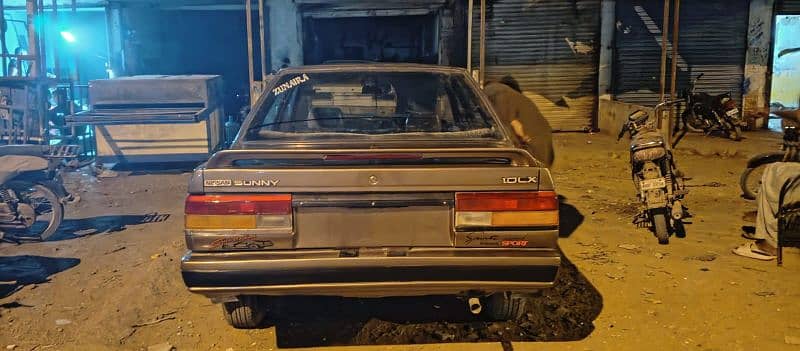 Nissan Sunny 1987 3