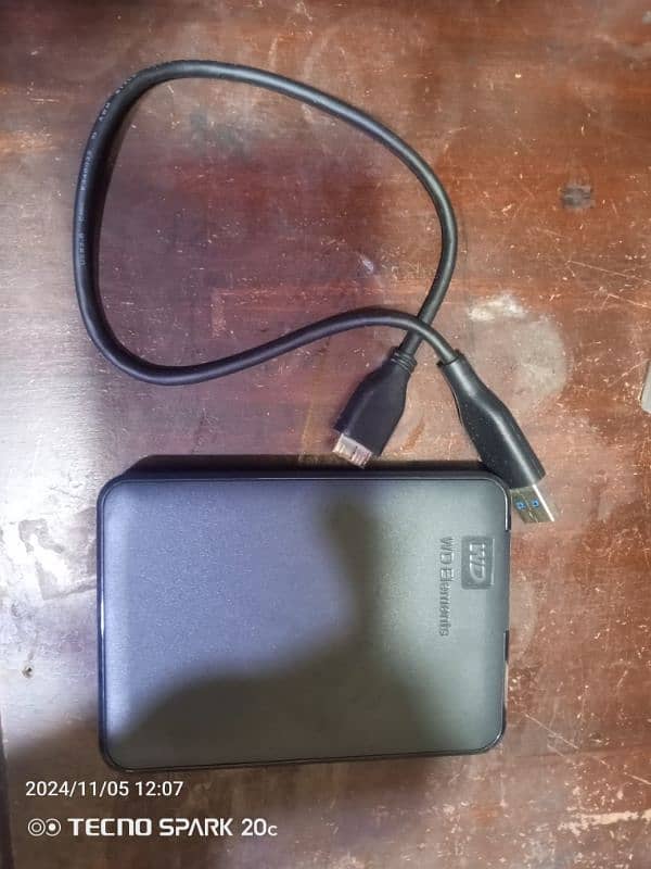 250 GB Laptop Hard Drive with 3.0 Case 1