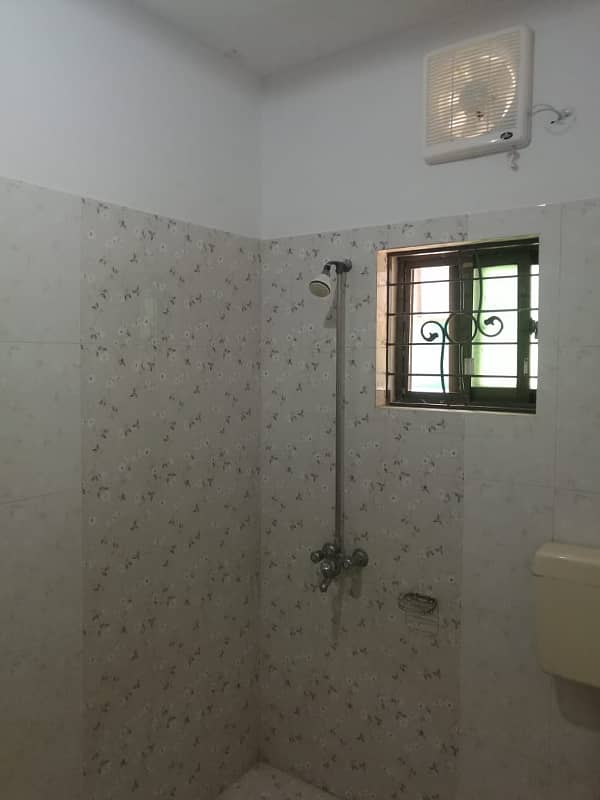 8 Marla Upper Portion is Available For Rent in Ali Block Bahria Town Lahore 4