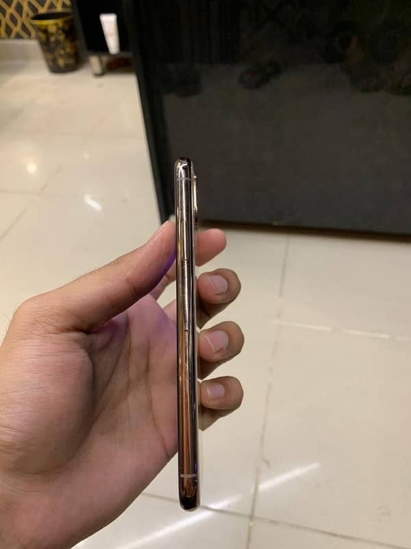 iPhone xs pta approved 1