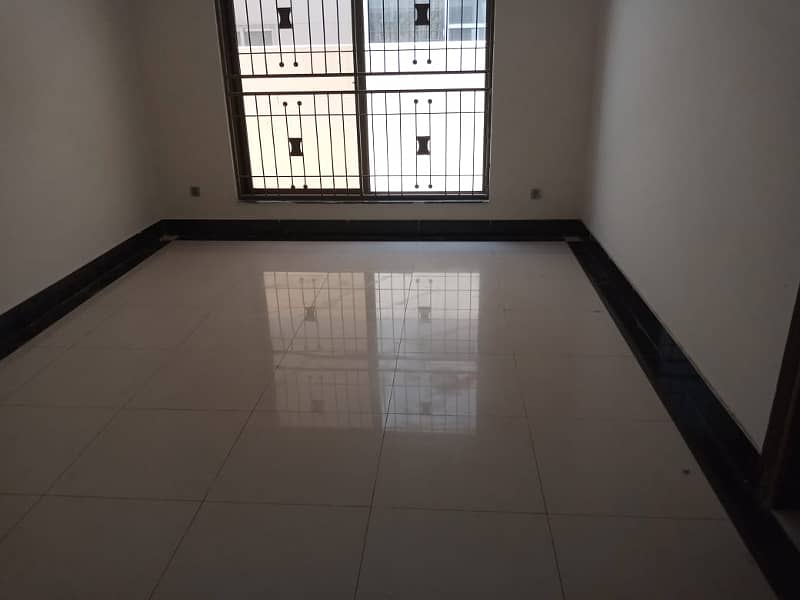 1 Kanal Lower Portion Is Available For Rent In Overseas B Bahria Town Lahore 4