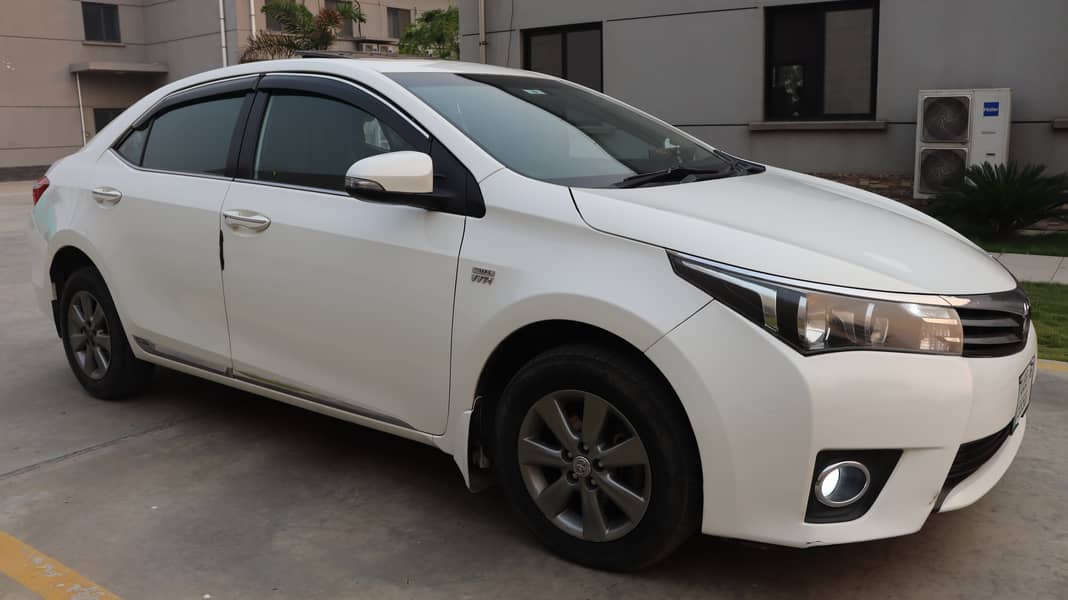 Toyota Corolla Altis 2016 CVTi Grande 3