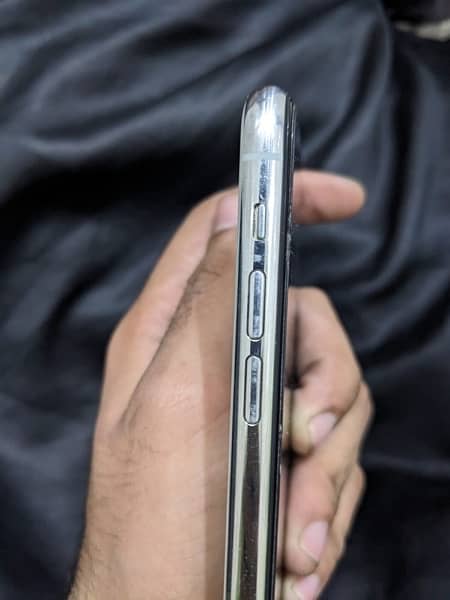 iphone 11pro max jv 256gb urgent sale 4