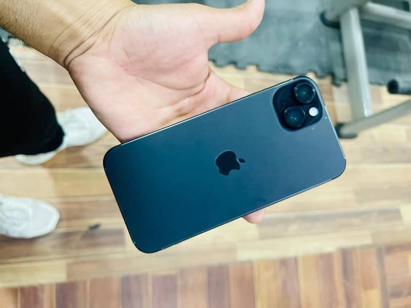 IPHONE 15 plus (URGENT SALE) 0