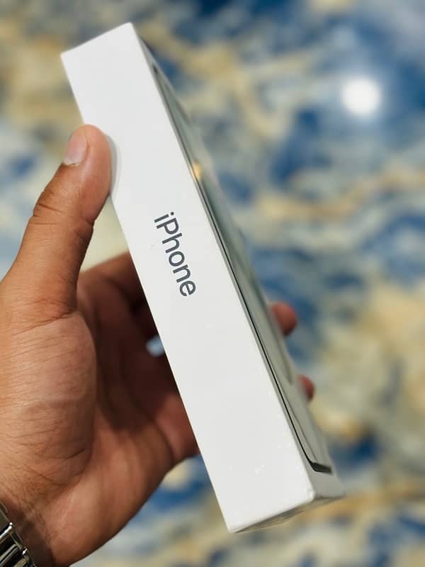 IPHONE 15 plus (URGENT SALE) 10