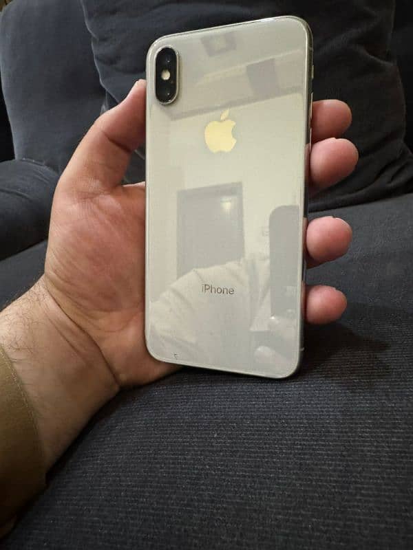 im selling my iphone x 256 gb pta approved 5