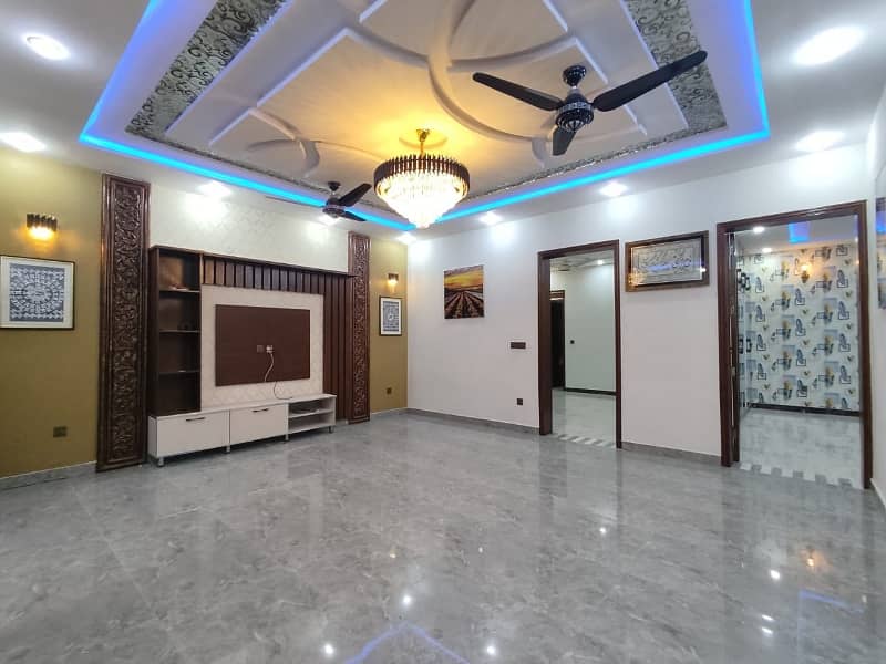 10 marla Architect Designer House Available For Sale Now in Bahria Town Lahore 5