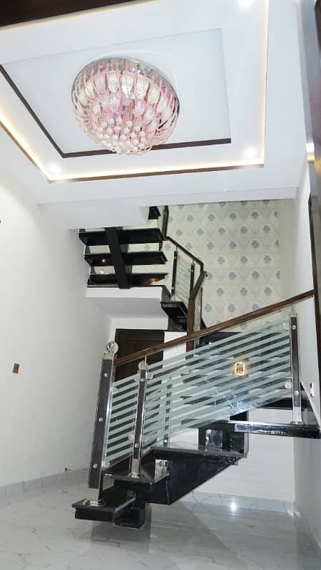 10 marla Architect Designer House Available For Sale Now in Bahria Town Lahore 29