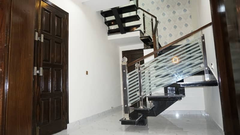 10 marla Architect Designer House Available For Sale Now in Bahria Town Lahore 31