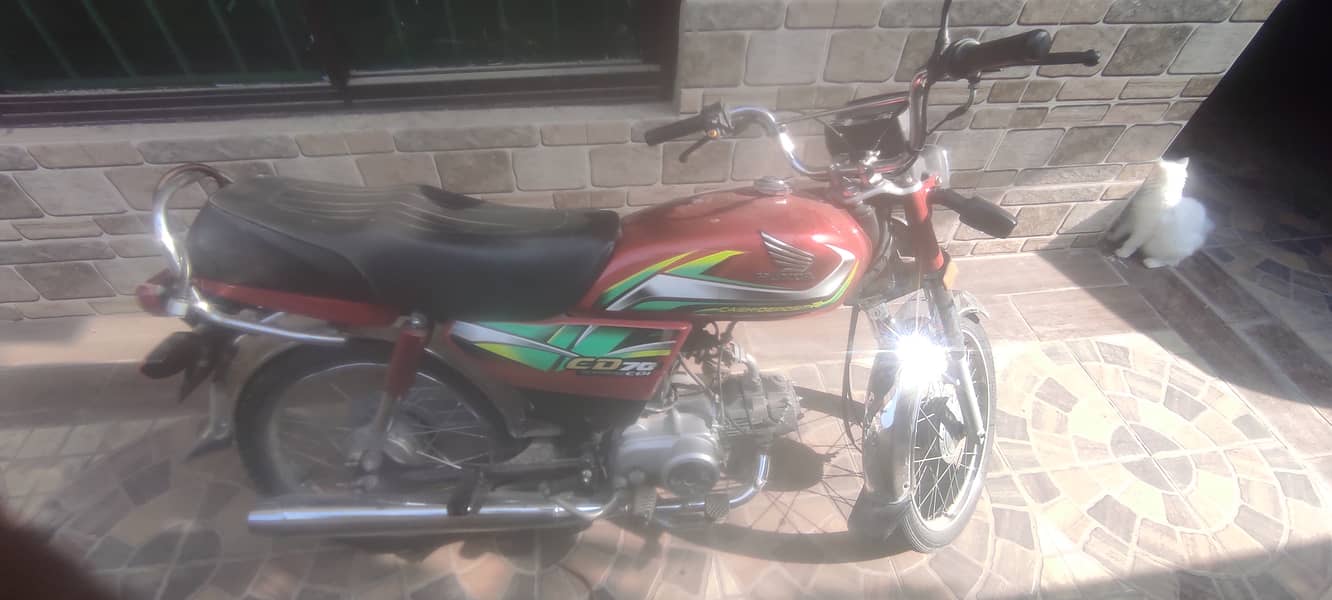 Honda CD 70 2021 3