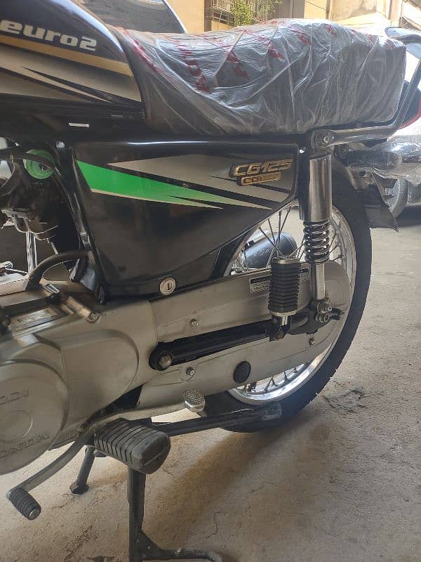 honda 125 2013 geunine condition tanki tappa orignal 15