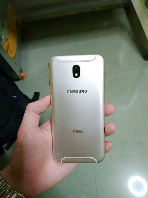 Samsung j7 pro 1