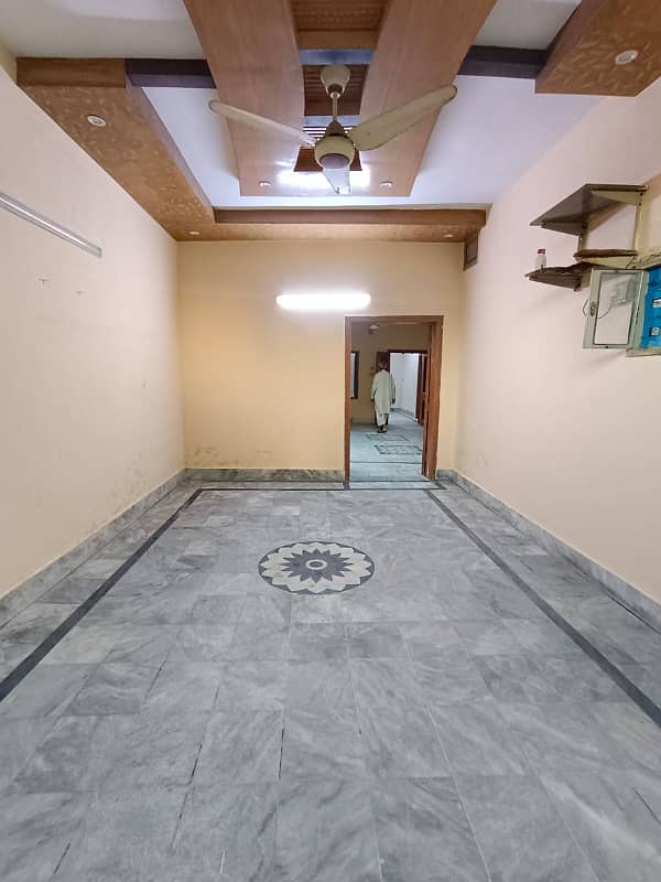 House office ke liye for rent Madina Town Y Block College Road Near To Women University Faisalabad 10