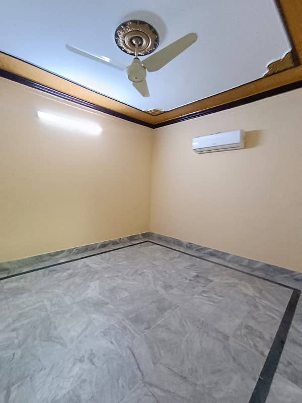 House office ke liye for rent Madina Town Y Block College Road Near To Women University Faisalabad 12