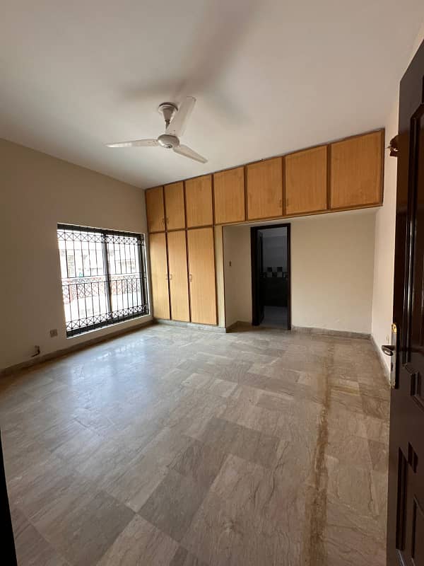 3 bedroom very vip ground portion in gulraiz 1 2