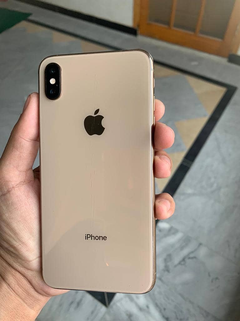 Iphone Xs max golden color 1