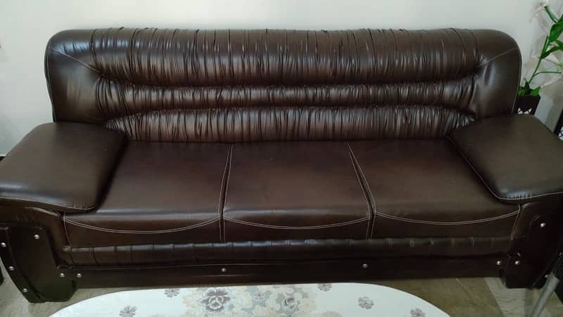 Leather 6 seater sofa set Need to sale urgently 1