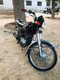 Honda 125 black