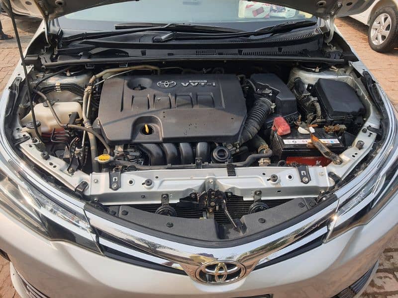 Toyota Altis Grande 2017 14