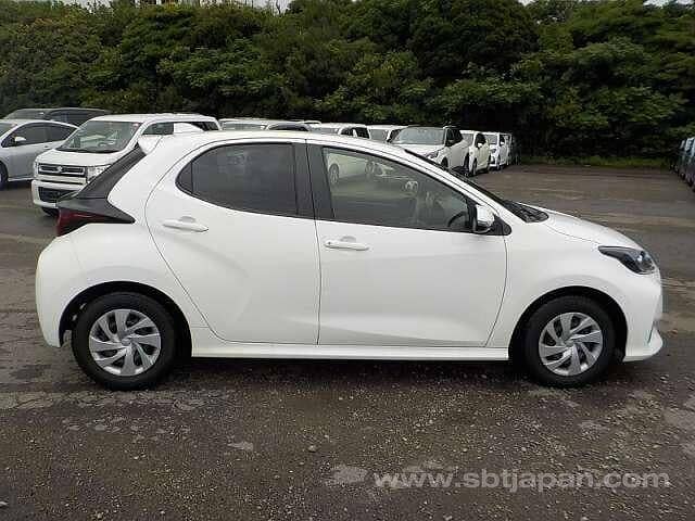 Toyota Yaris 2021 X PACKAGE PUSH START 6