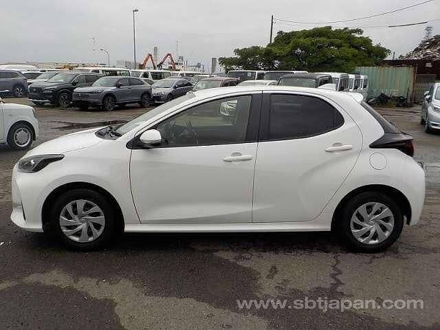 Toyota Yaris 2021 X PACKAGE PUSH START 8