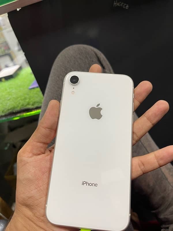 iPhone XR Non Jv New Fresh Seald 64GB 1