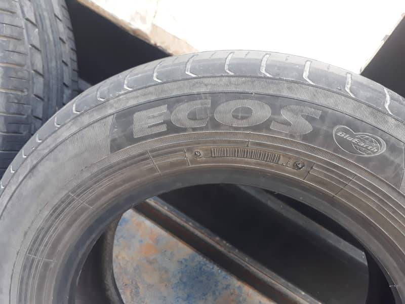 Car Tyres Available 4