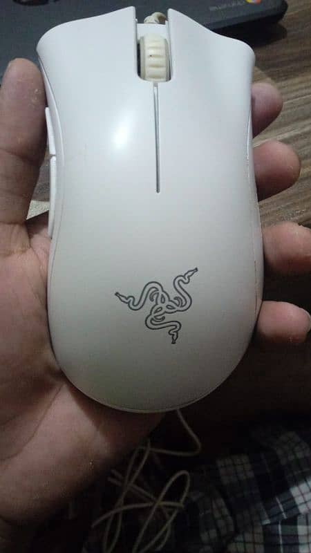 Razer deathadder essential gaming mouse 1