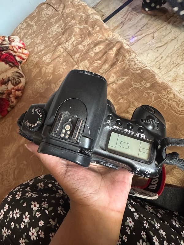 urgent sale canon D20 7