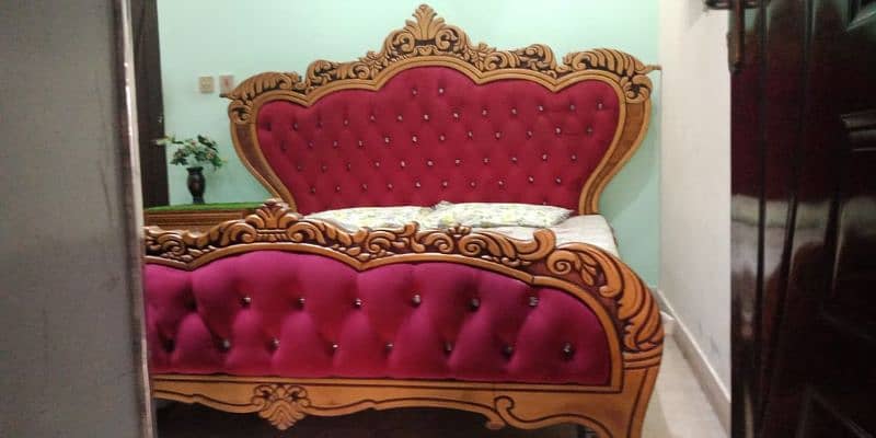 New condition Bed hai. 10/9 condition 2