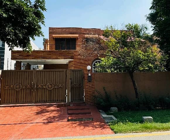 House For sale In Beautiful DHA Phase 2 - Block T 0