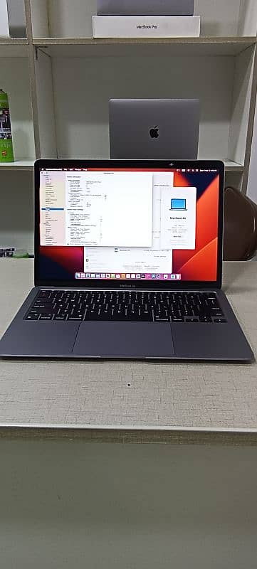 Apple MacBook Air M1 2020 13" like new 19 cycle count 1