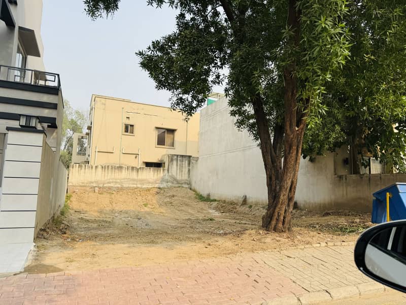 10 Marla Residential Plot For Sale In Bahria Town Lahore 0