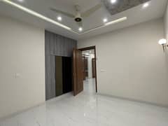 10 Marla House For Sale in Overseas B Bahria Town Lahore