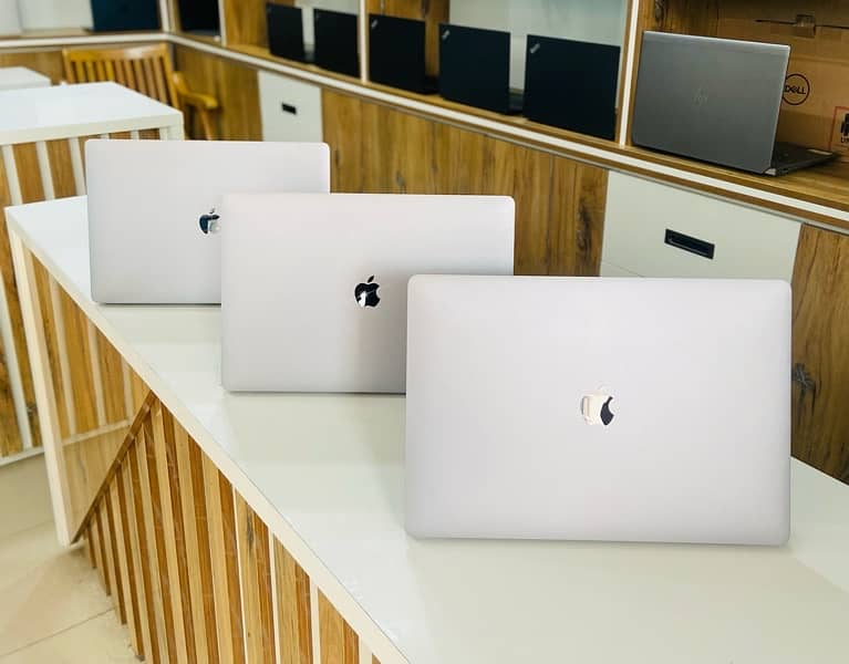 Apple MacBook Pro2019 16-inch i7 16GbRam 512GbSSD AMD Radeon Pro 5300M 0