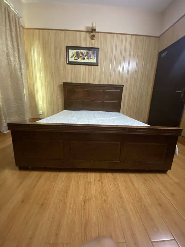 used king size wooden bed without side table for Rs 35000 7