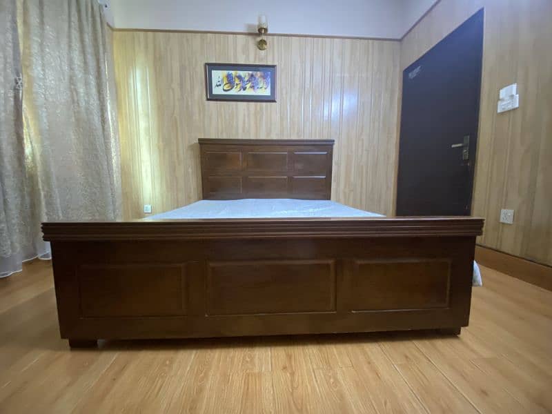 used king size wooden bed without side table for Rs 35000 8