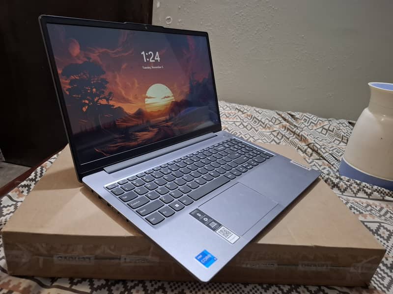 Lenovo IdeaPad Slim 3 15 (i5 13420h) 8gb DDR5 Ram 4