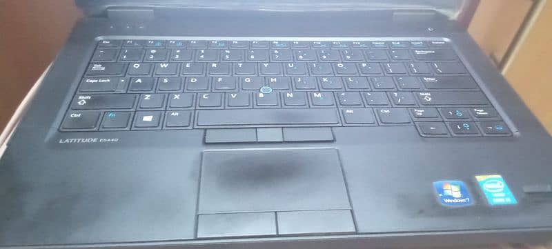 Dell laptop for sell like new a few days used 5th generation core i5 0