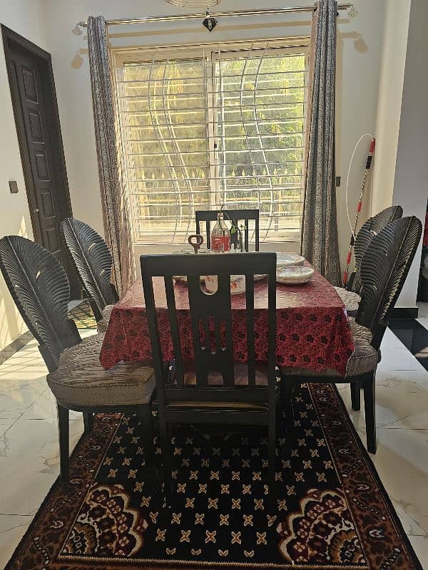 Dining table with 6 chairs 0