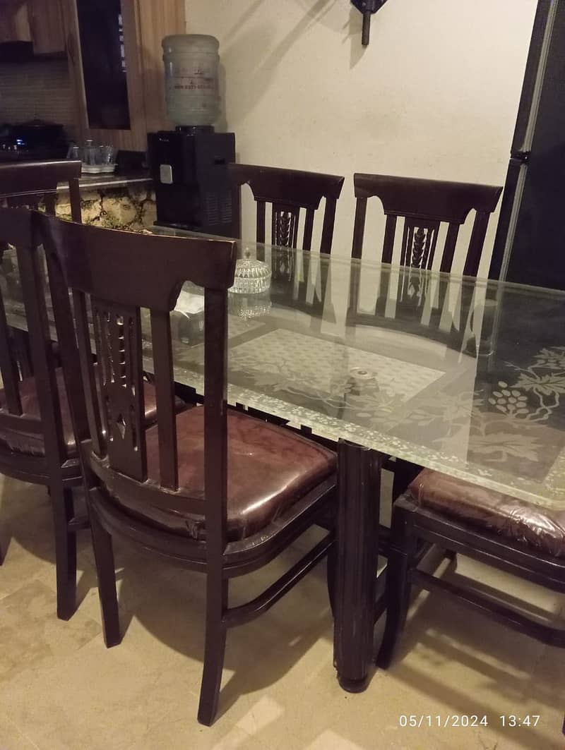 6 seater wooden dining table 2