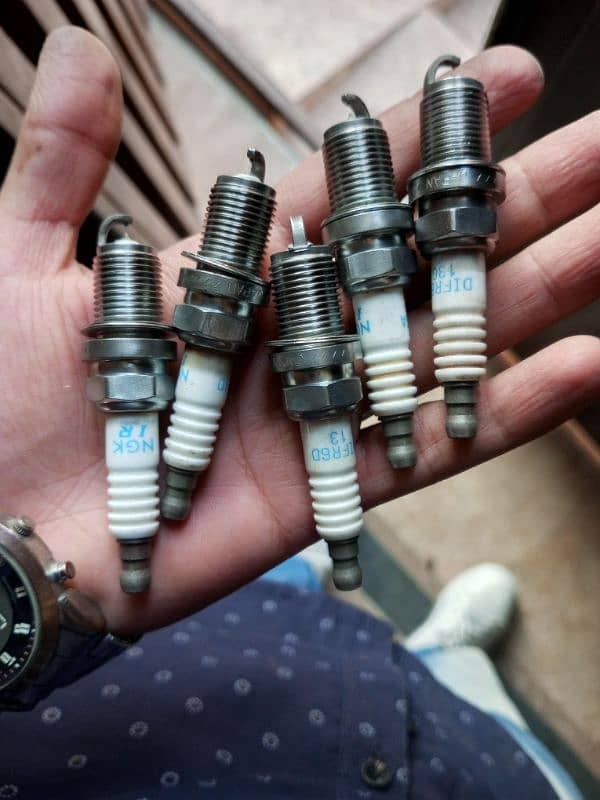 spark plug original or for hi bride n non hi bride cars 1