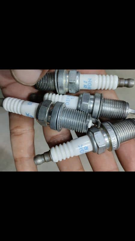 spark plug original or for hi bride n non hi bride cars 3